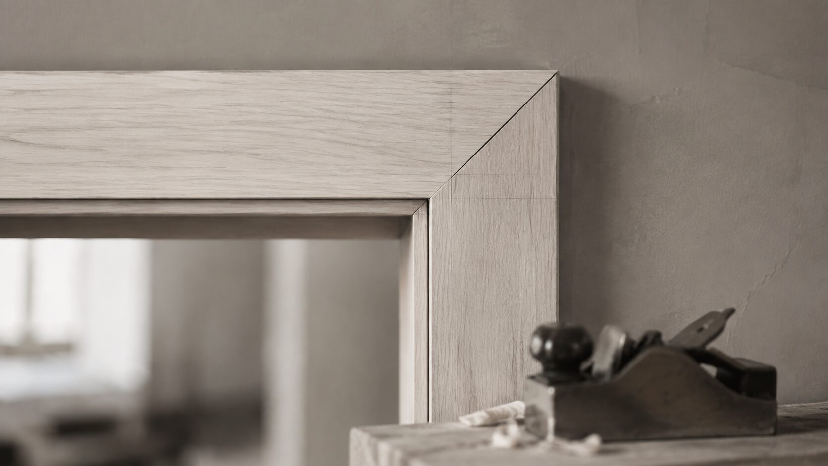 Mitred architrave corner detail